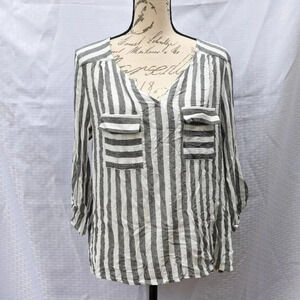 Faith & Joy Los Angeles Size XL grey/white gold thread pockets vneck roll tab sl